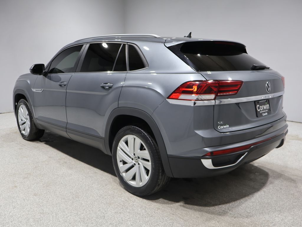 2021 Volkswagen Atlas Cross Sport SE Technology photo 2