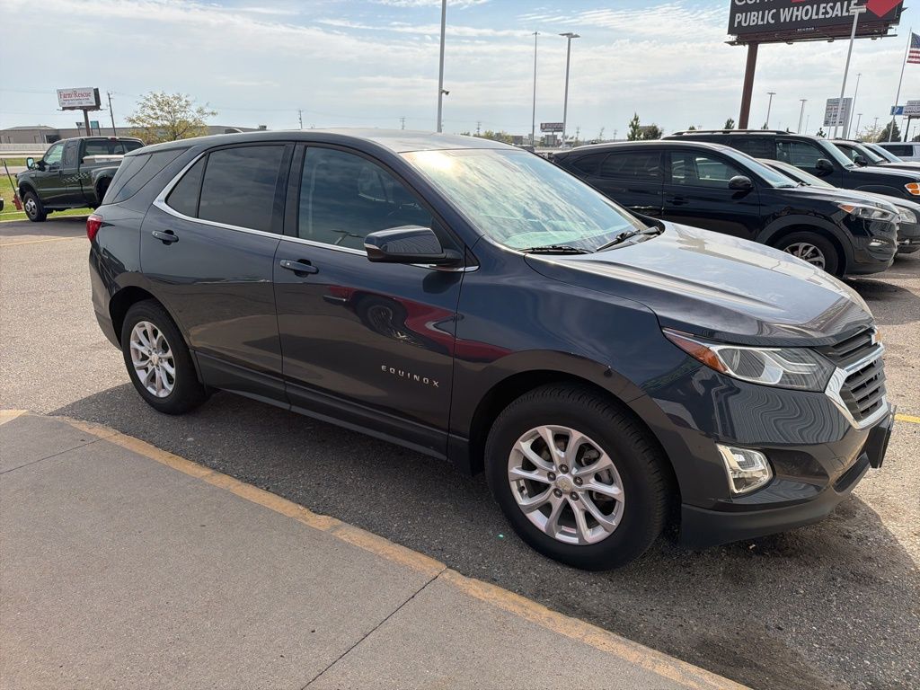 2018 Chevrolet Equinox photo 3