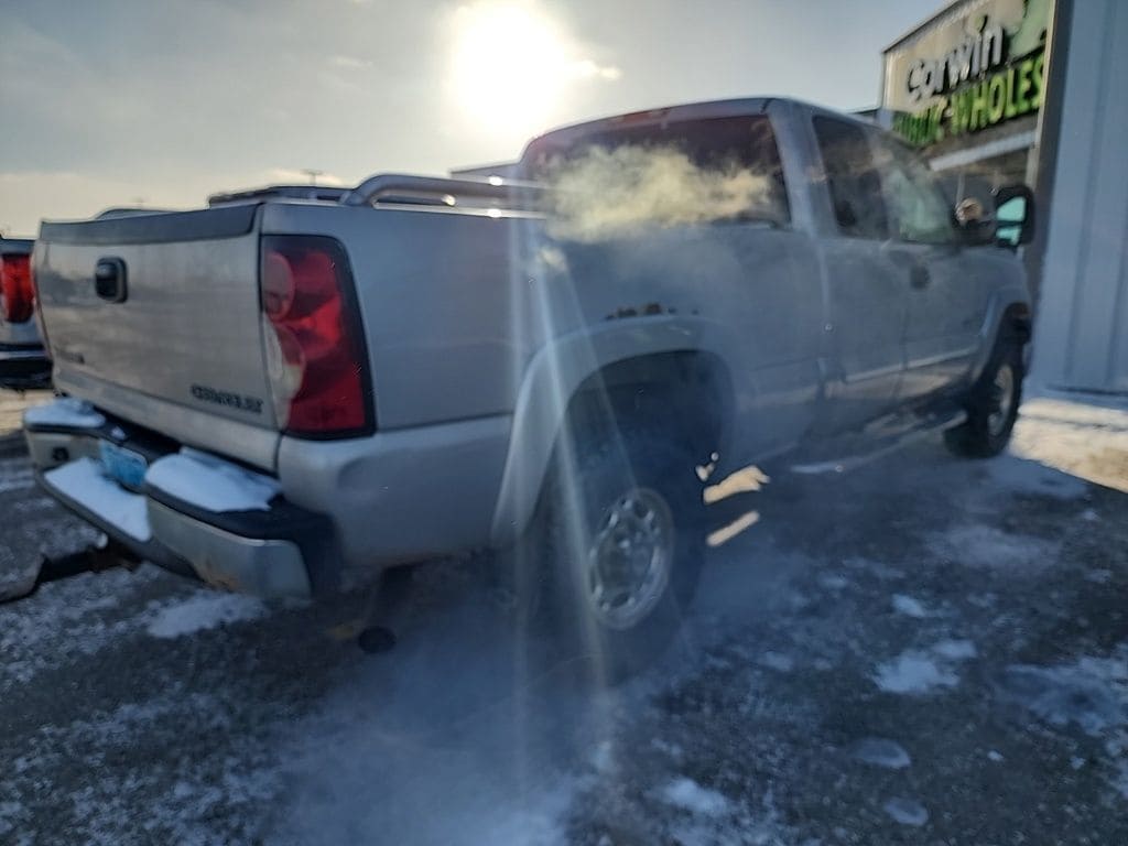 2004 Chevrolet Silverado 2500HD LT photo 2