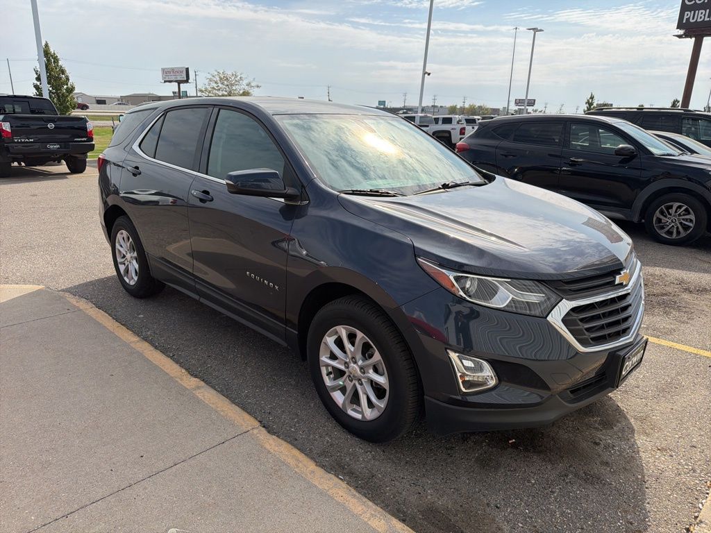 2018 Chevrolet Equinox photo 2