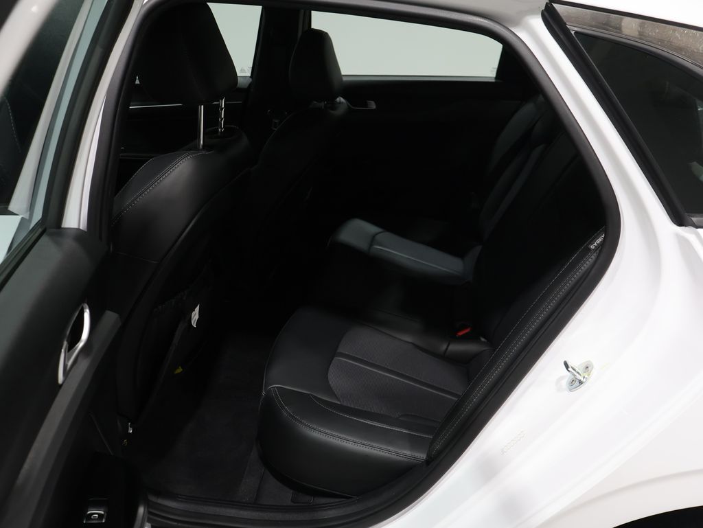 2022 Kia K5 GT-Line photo 3