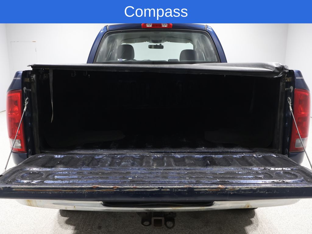 2003 Dodge Ram SLT photo 4