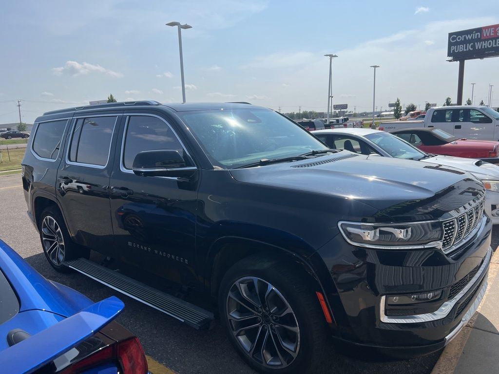2022 Jeep Grand Wagoneer III photo 3