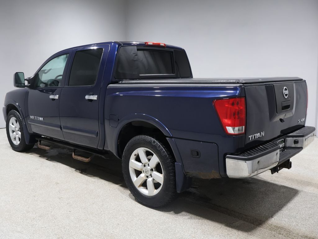 2011 Nissan Titan SL photo 4