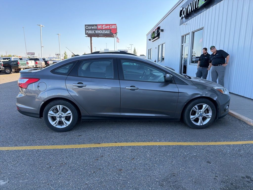 2012 Ford Focus SE photo 3