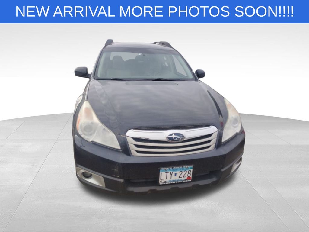 2012 Subaru Outback 2.5i Premium photo 2