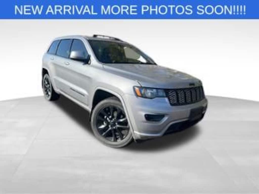 Used 2019 Jeep Grand Cherokee Laredo SUV