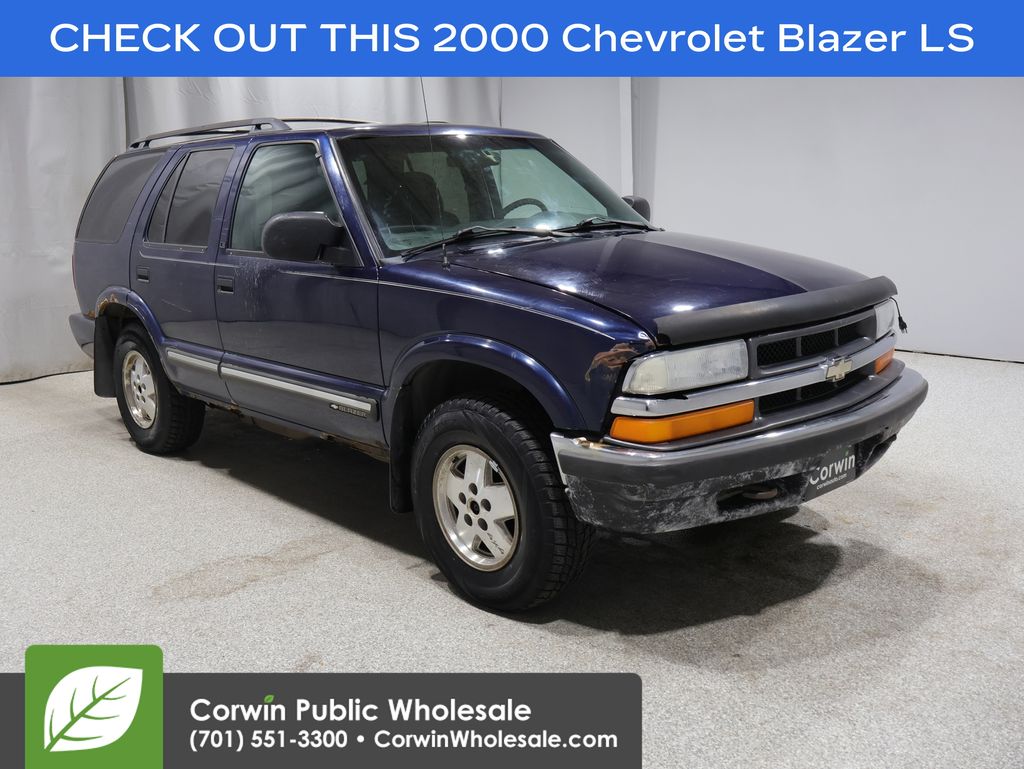 2000 Chevrolet Blazer LS 4X4's photo
