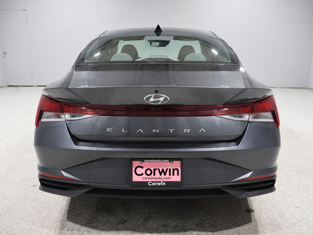 2021 Hyundai Elantra SE photo 3