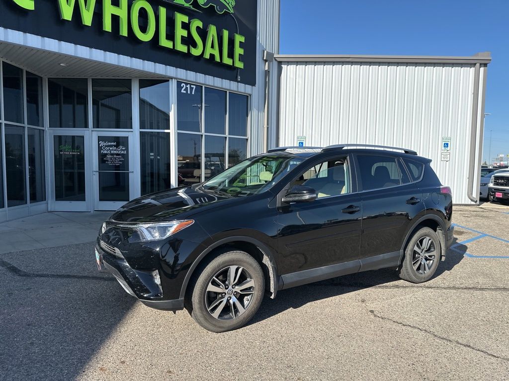 2016 Toyota RAV4 XLE photo 3