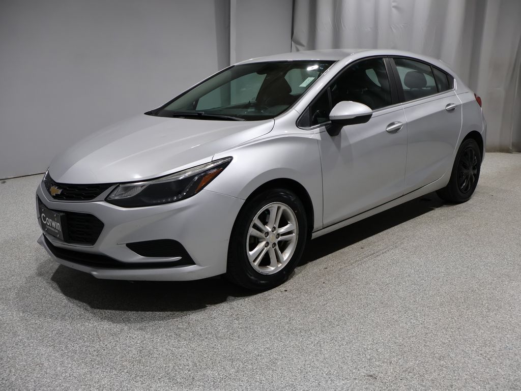2018 Chevrolet Cruze LT photo 2