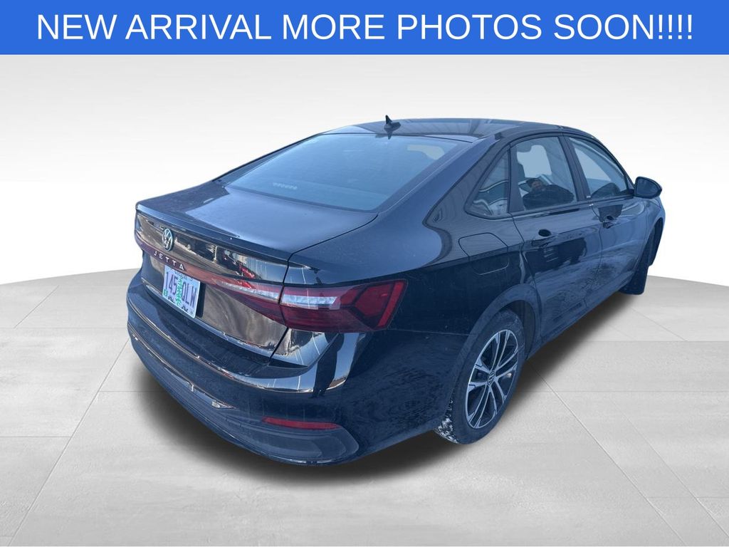 2025 Volkswagen Jetta 1.5T Sport photo 4