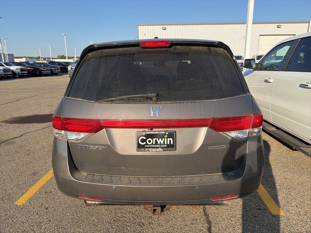 2017 Honda Odyssey Touring photo 3