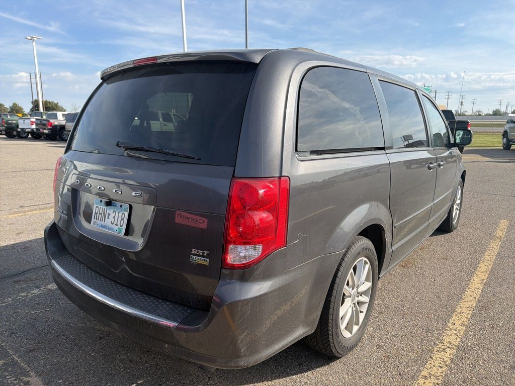 2016 Dodge Grand Caravan SXT photo 3
