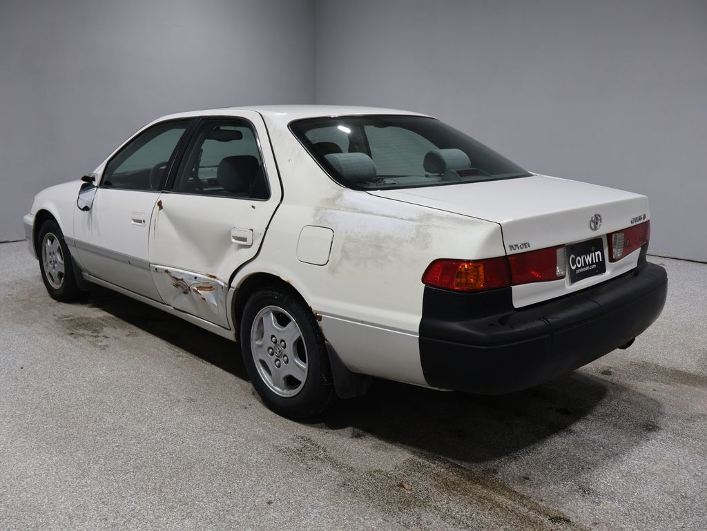 Image of 2001 Toyota Camry LE Sedan