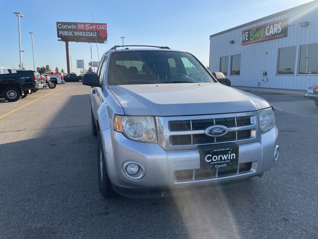 2011 Ford Escape XLT photo 2