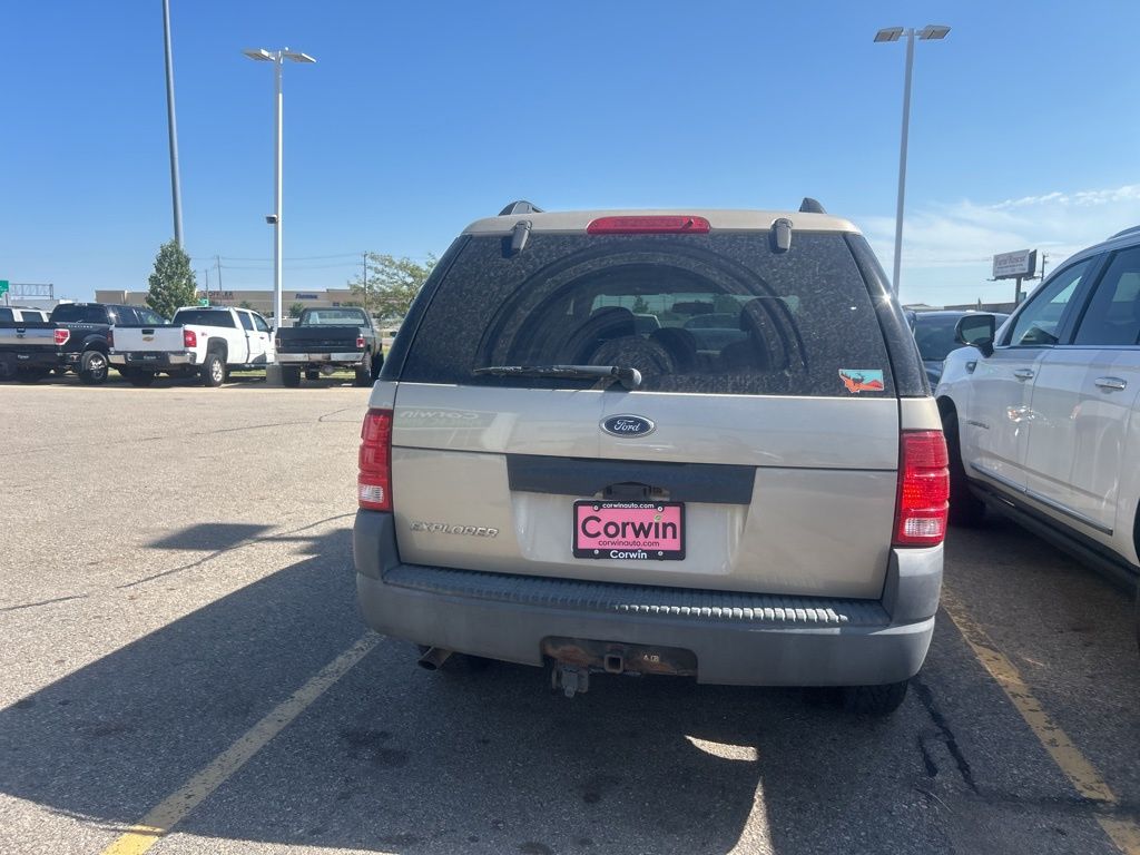 2004 Ford Explorer XLS photo 2