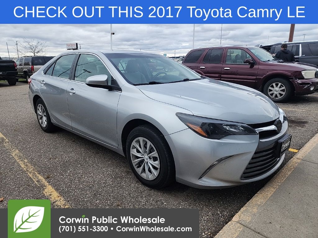 2017 Toyota Camry LE's photo