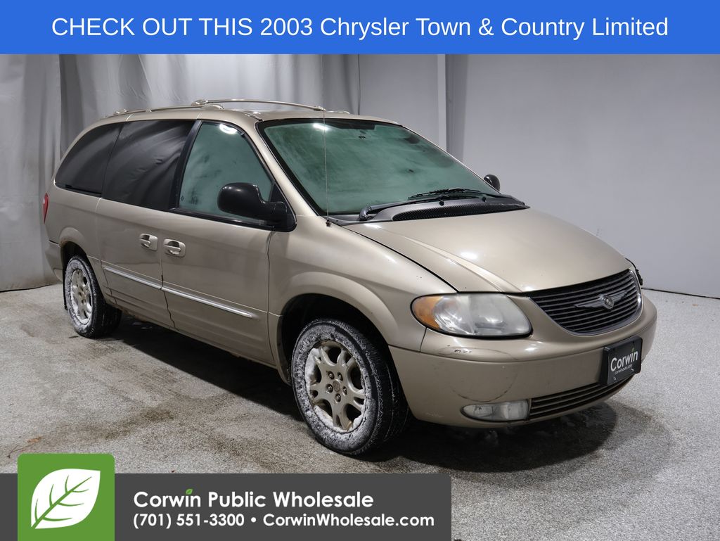 2003 Chrysler Town & Country Limited's photo