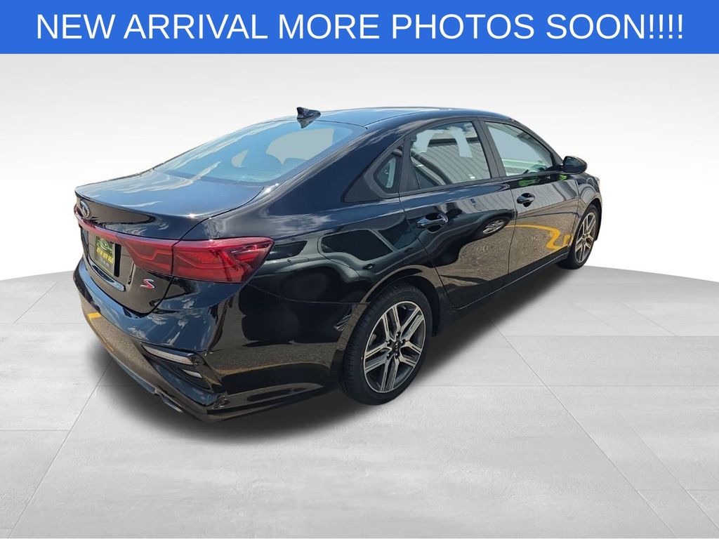 2019 Kia Forte S photo 2