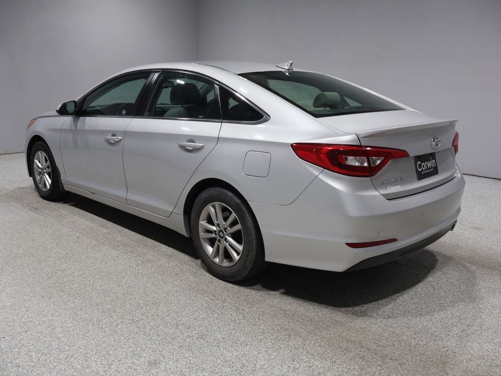 2016 Hyundai Sonata SE photo 4