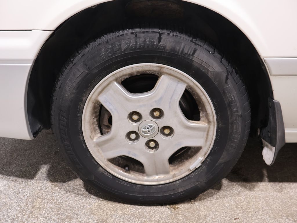 Image of 2001 Toyota Camry LE Sedan