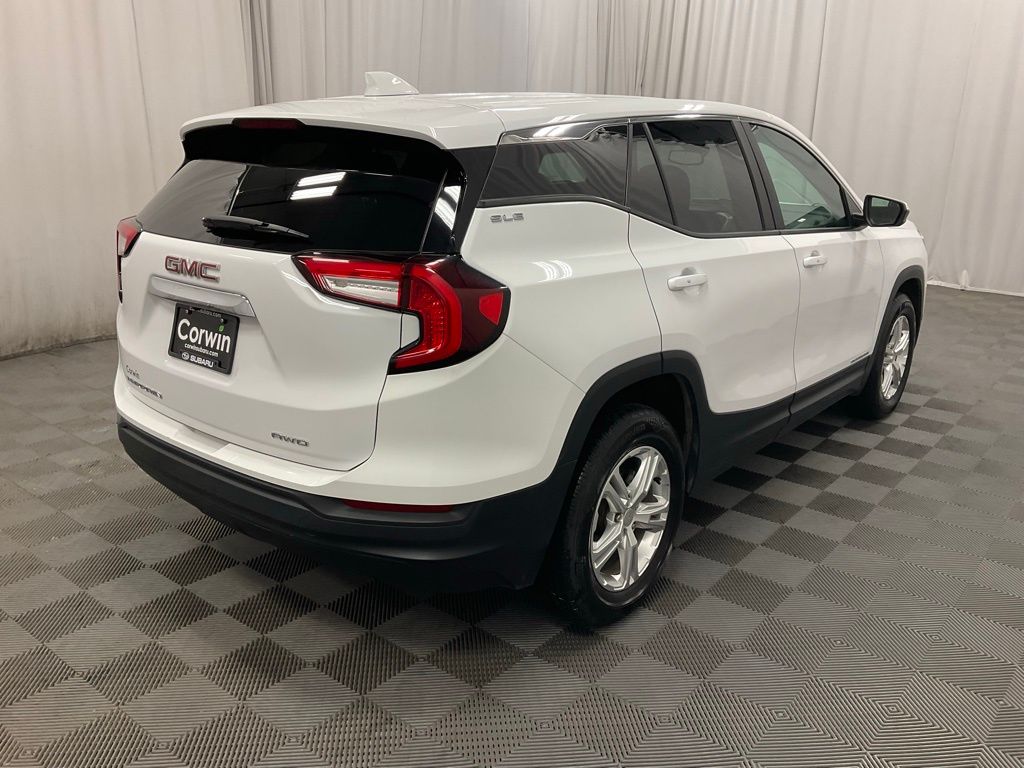 2024 Gmc Terrain SLE photo 3