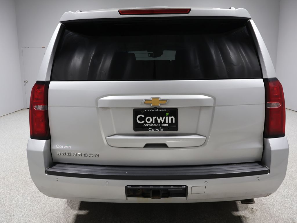2017 Chevrolet Suburban LT photo 3