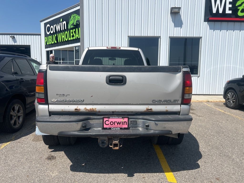 2004 Chevrolet Silverado 3500HD LT photo 3