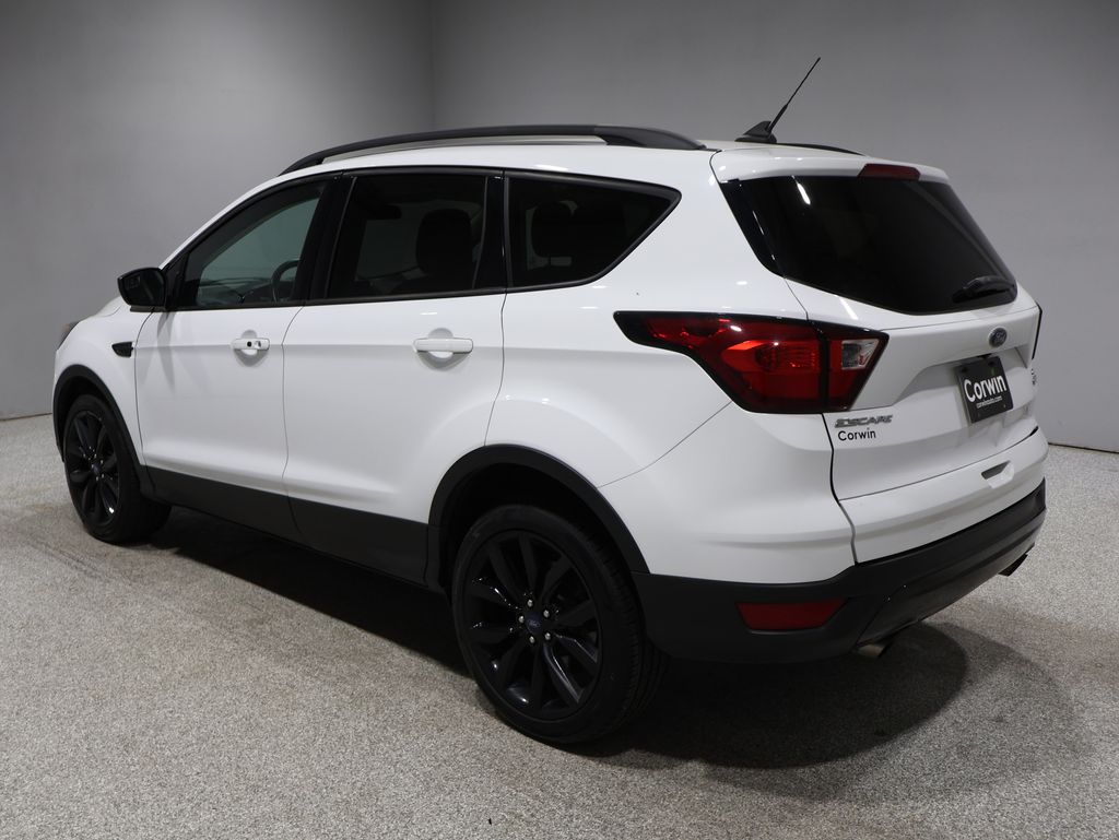 2019 Ford Escape SE photo 3