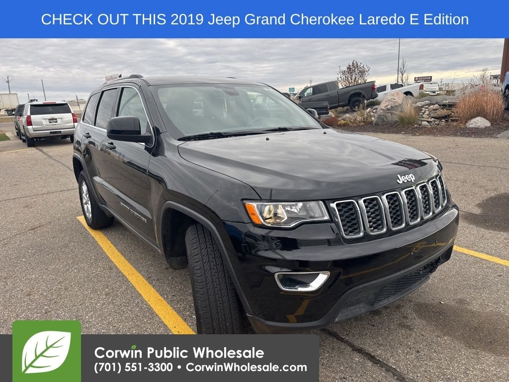 Used 2019 Jeep Grand Cherokee Laredo SUV