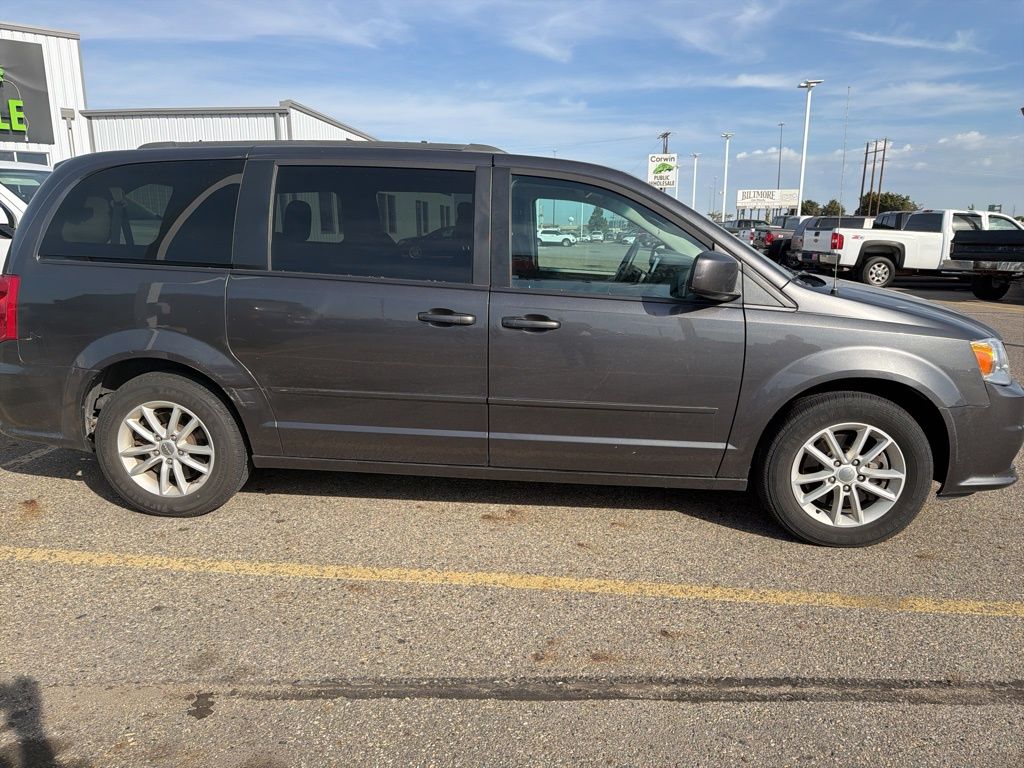 2016 Dodge Grand Caravan SXT photo 2