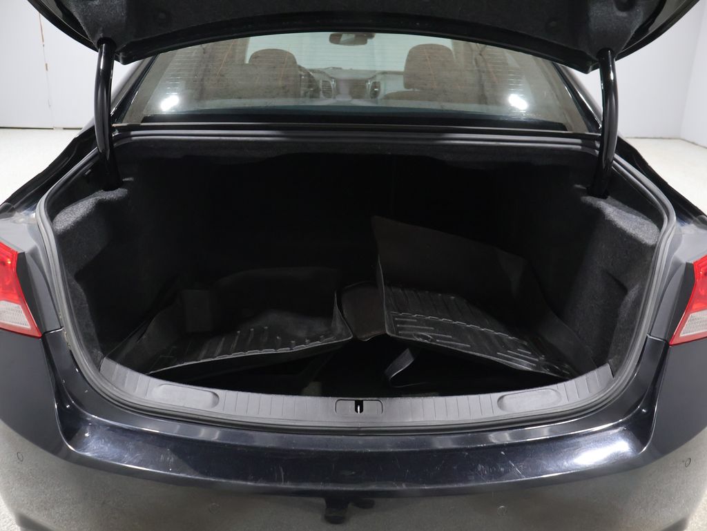 2017 Chevrolet Impala LTZ photo 3