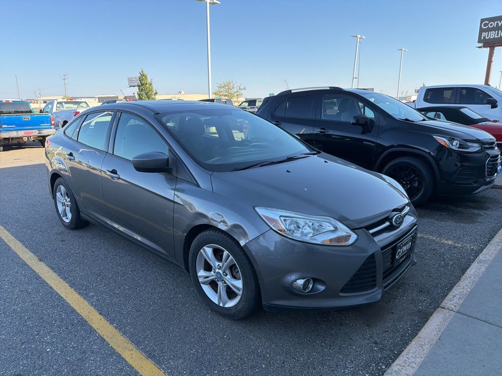 2012 Ford Focus SE photo 2