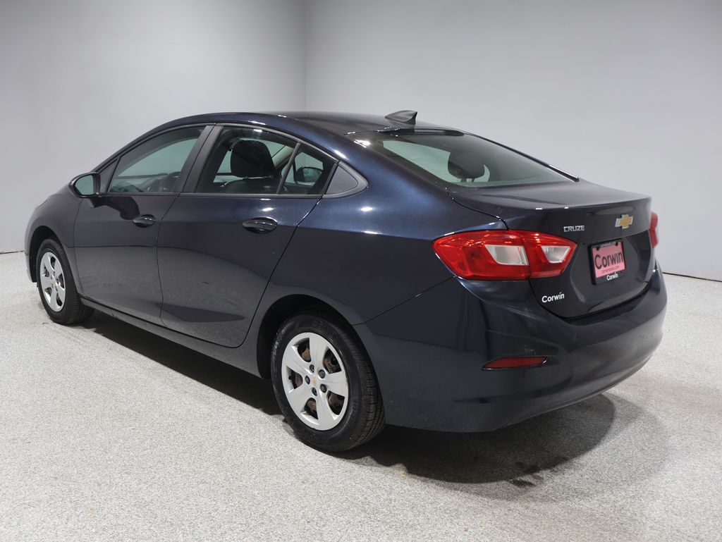 2016 Chevrolet Cruze LS photo 4