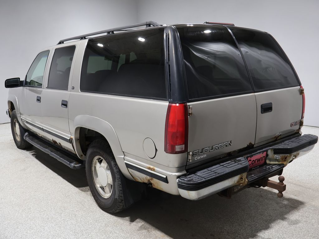 1999 Gmc Suburban SLE photo 4