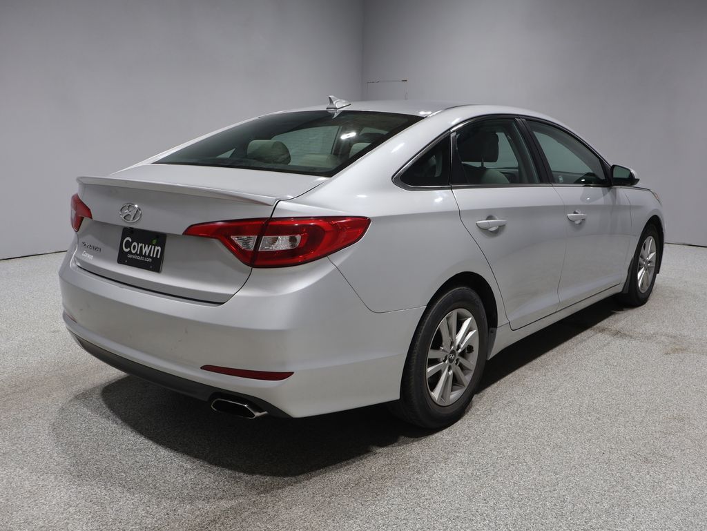 2016 Hyundai Sonata SE photo 2