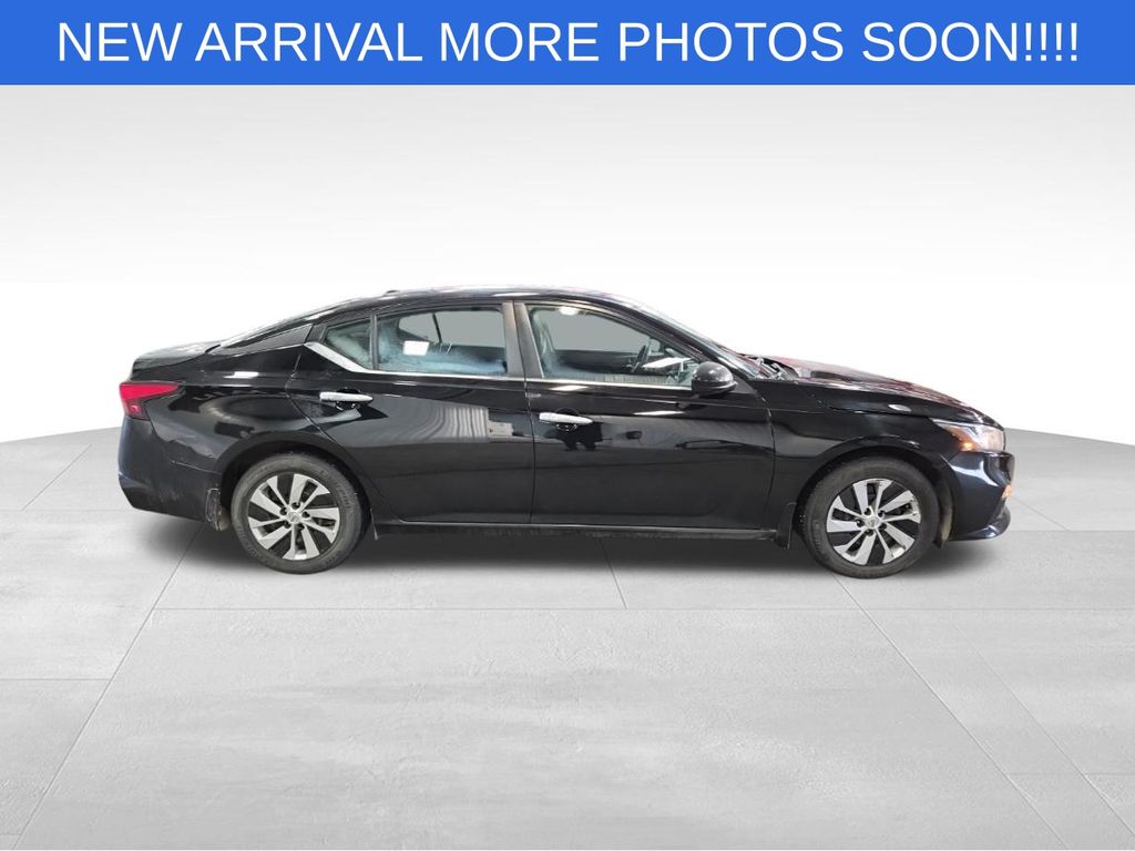 2019 Nissan Altima 2.5 S photo 4
