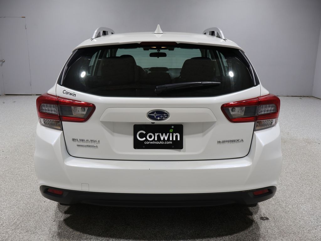 2023 Subaru Impreza Premium photo 3