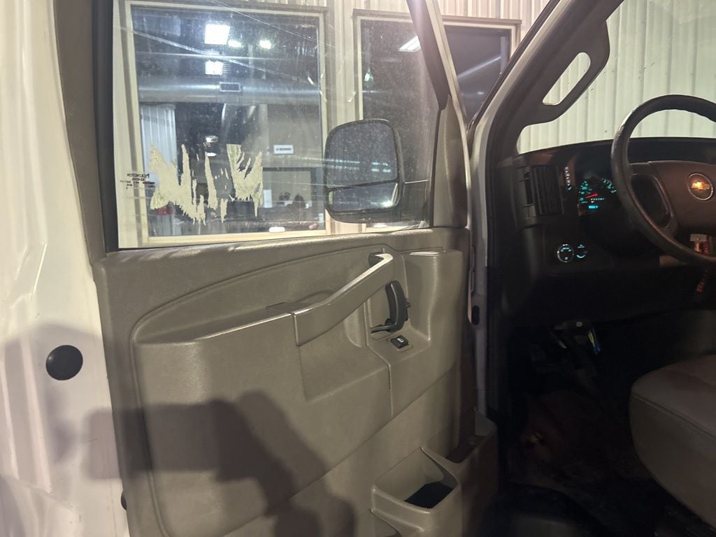 Image of 2016 Chevrolet Express 2500 Work Van Cargo
