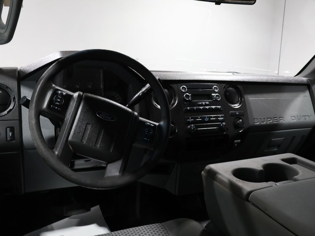 2015 Ford F-250 XLT photo 3