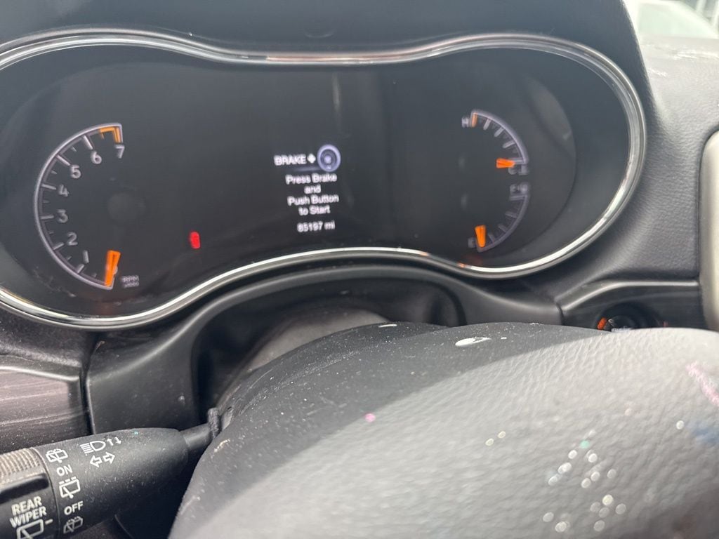 2019 Jeep Grand Cherokee Laredo E photo 3