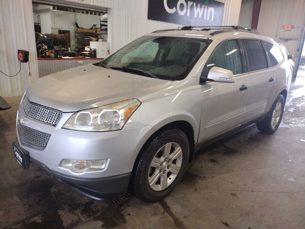 2012 Chevrolet Traverse 2LT photo 3
