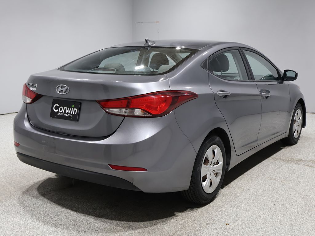 2016 Hyundai Elantra SE photo 2