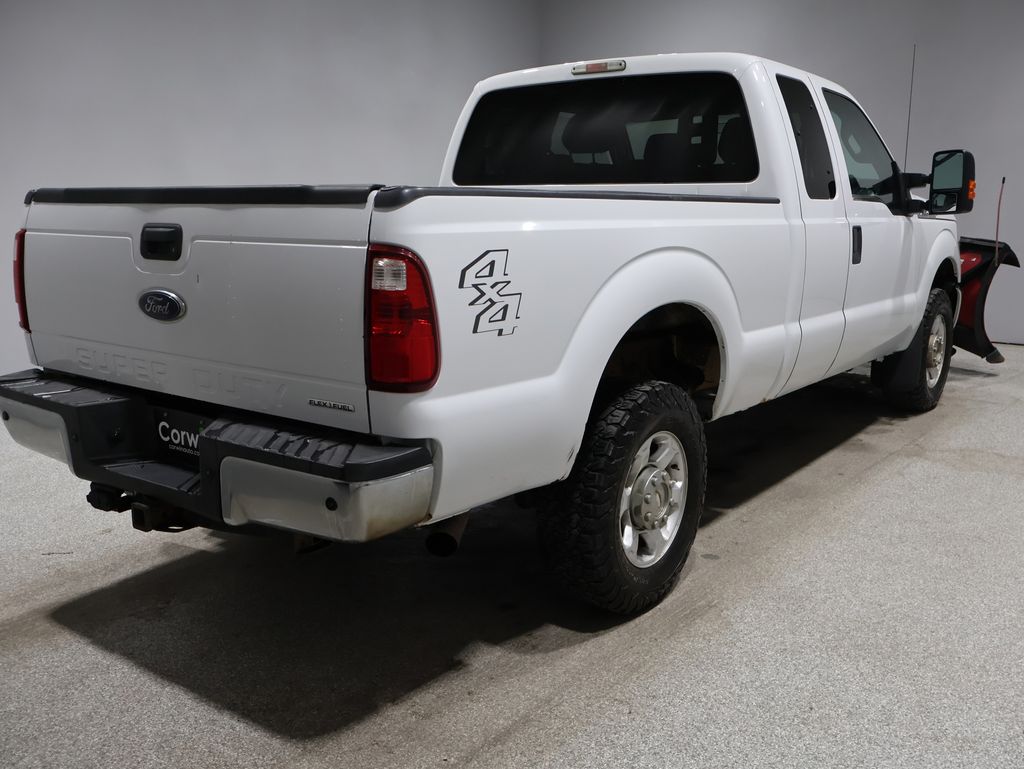 2013 Ford F-250 XLT photo 2