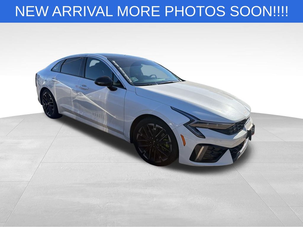 2025 Kia K5 GT photo 2