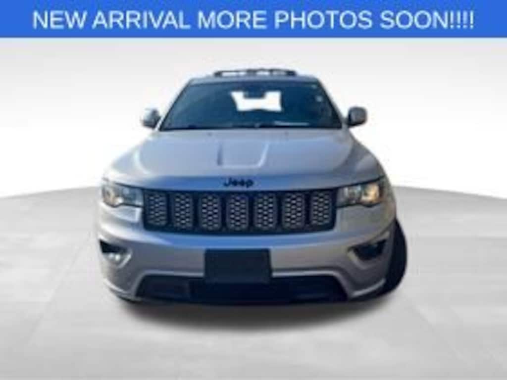 Used 2019 Jeep Grand Cherokee Laredo SUV