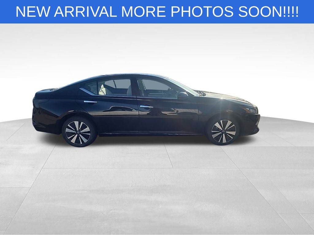 2020 Nissan Altima 2.5 SV photo 3