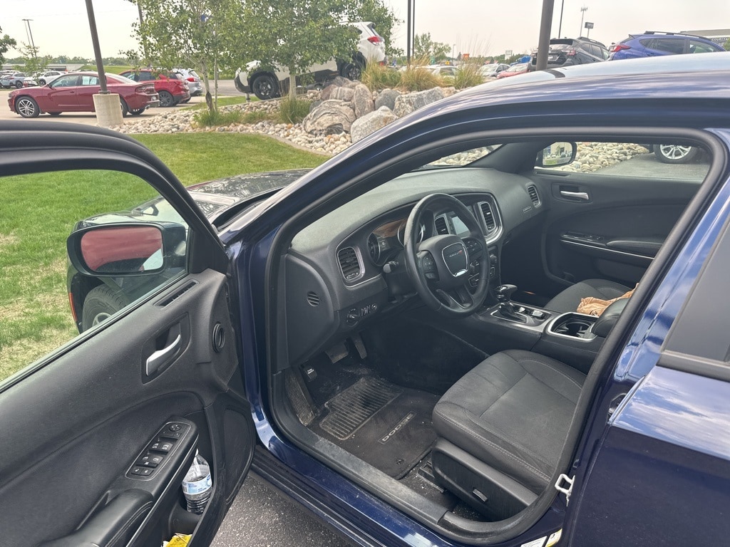 Used 2015 Dodge Charger SE with VIN 2C3CDXFGXFH845283 for sale in Moorhead, Minnesota