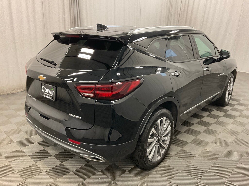 2024 Chevrolet Blazer Premier photo 3